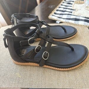 Sofft Black Strappy Gladiator Sandals